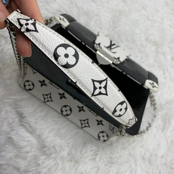 ❌SOLD❌ Louis Vuitton Wynwood Black Monogram Bag! - Picture 6 of 16